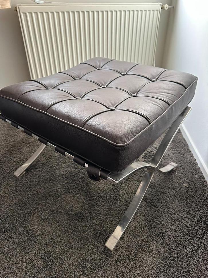 Lederen ottoman, Huis en Inrichting, Banken | Voetenbanken en Poefen, Zo goed als nieuw, 50 tot 75 cm, 50 tot 75 cm, Rechthoekig