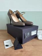 Prada Mary Jane Pumps – 1x gedragen met doos & extra hakjes, Kleding | Dames, Schoenen, Ophalen, Zo goed als nieuw, Bruin, Pumps