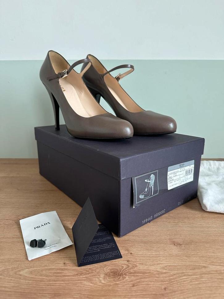 Prada Mary Jane Pumps – 1x gedragen met doos & extra hakjes, Kleding | Dames, Schoenen, Zo goed als nieuw, Pumps, Bruin, Ophalen