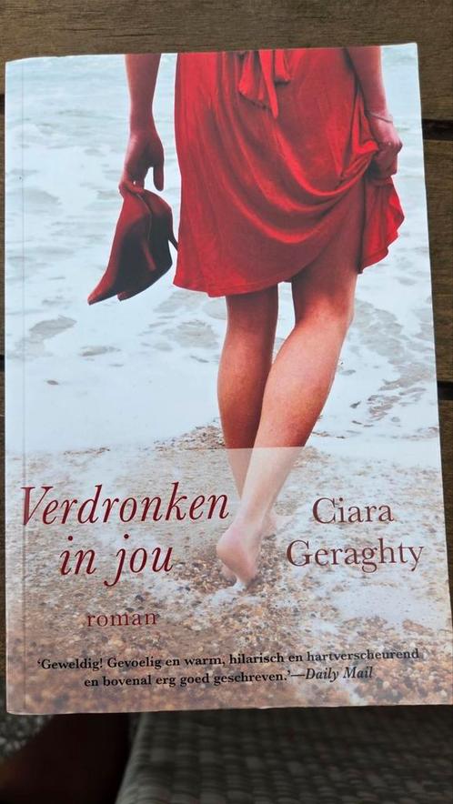 Ciara Geraghty - Verdronken in jou, Boeken, Literatuur, Zo goed als nieuw, Nederland, Ophalen of Verzenden