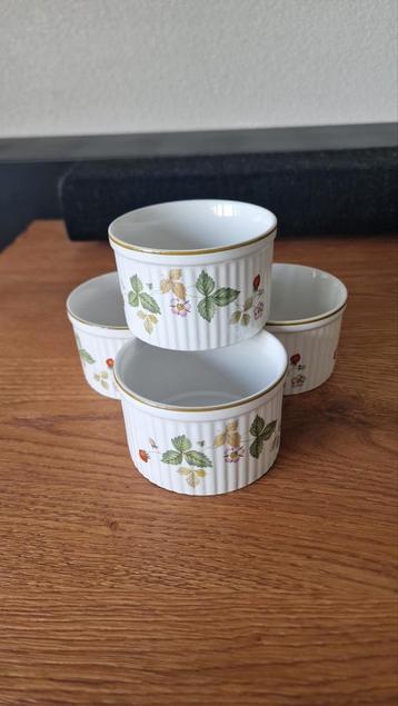 Wedgwood wild strawberry ramequins beschikbaar voor biedingen