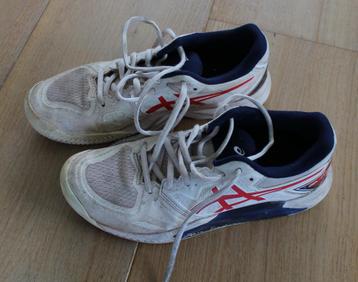 Tennisschoenen van Asics maat 40 beschikbaar voor biedingen