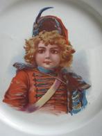 Oud Bordje Ceramique Maastricht - Meisje als Huzaar - 19 cm, Verzenden
