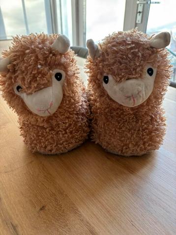 Alpaca sloffen / pantoffels maat 39 beschikbaar voor biedingen