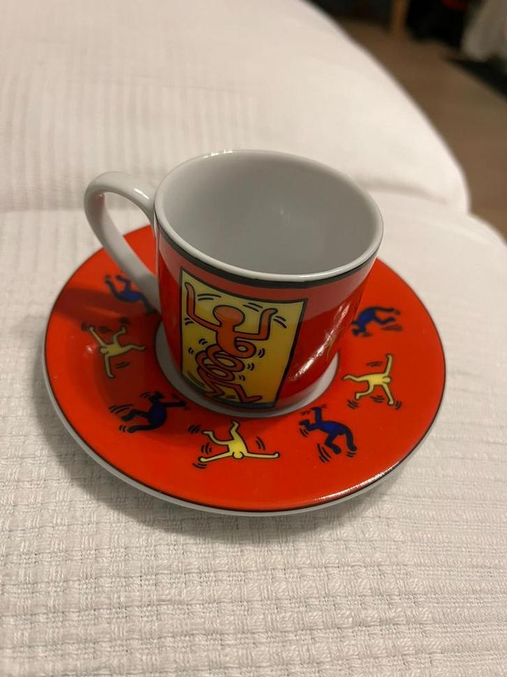 Keith Haring Könitz, Duitsland – ESPRESSO KOP EN SCHOTEL, Verzamelen, Porselein, Kristal en Bestek, Zo goed als nieuw, Kop en/of schotel