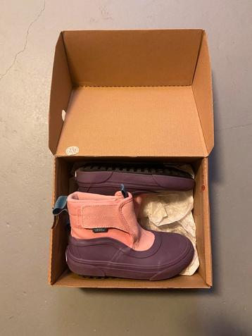 New still in box Vans pink size 29  beschikbaar voor biedingen