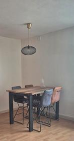 Boomstam bar tafel met 4 draaibare hoge stoelen / barkrukken, Ophalen, Zo goed als nieuw, Inclusief barstoelen