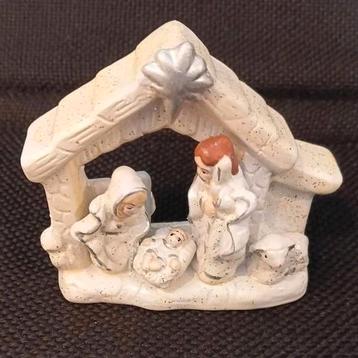 Vintage kleine Kerststal wit porselein beeldje  beschikbaar voor biedingen