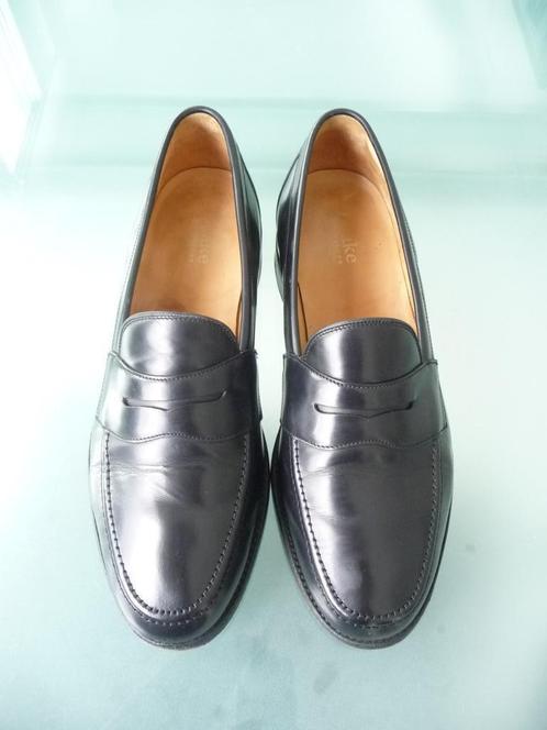 Loake loafers.  Zwart. Kalfsleer. Handgemaakt 10,5, Kleding | Heren, Schoenen, Zo goed als nieuw, Loafers, Zwart, Ophalen of Verzenden