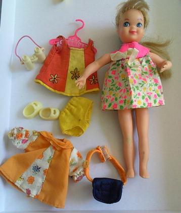VINTAGE TUTTI 1965 Tutti-popje met extra kleertjes beschikbaar voor biedingen