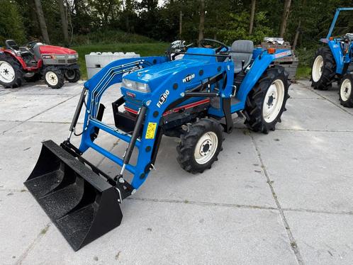 Iseki TA247 met voorlader, Zakelijke goederen, Machines en Bouw | Tuin, Park en Bosbouw, Overige typen