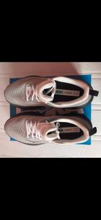 Hoka, Sport en Fitness, Loopsport en Atletiek, Overige merken, Hardloopschoenen, Nieuw, Ophalen of Verzenden