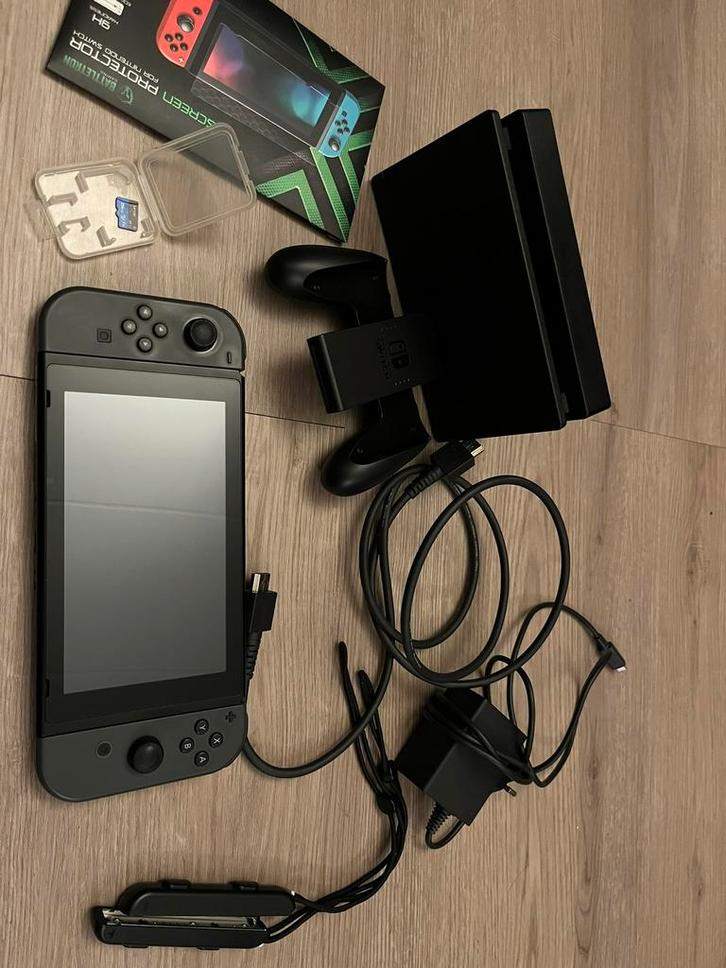 Nintendo switch grijs, Spelcomputers en Games, Spelcomputers | Nintendo Switch, Ophalen
