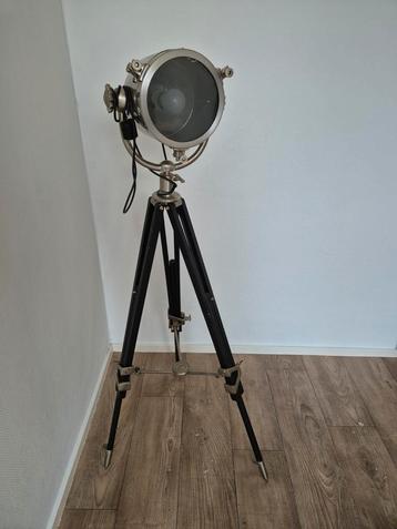 Vintage Stijlvolle Industriële Vloerlamp 150cm beschikbaar voor biedingen