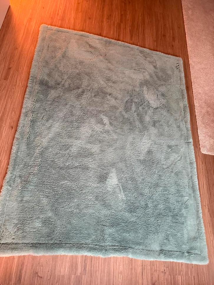 WESTWING Mette Knuffeldeken - Imitatiebont 150x200 cm, Huis en Inrichting, Woonaccessoires | Plaids en Woondekens, Zo goed als nieuw