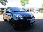 Toyota Yaris 1.3 16V Vvt-i 3DR 2010 NW Apk 2e Eigenaar !!!!!, Auto's, Toyota, Voorwielaandrijving, 1025 kg, Stof, Zwart