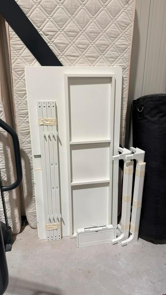Vergadertafel IKEA Bekant – wit, Huis en Inrichting, Bureaus, Zo goed als nieuw, Ophalen