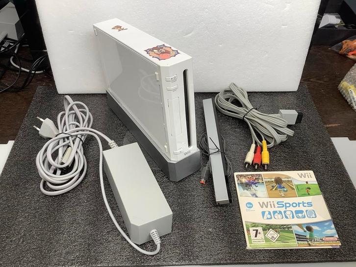 Nintendo Wii met Wii Sports, zonder controllers., Spelcomputers en Games, Spelcomputers | Nintendo Wii, Gebruikt, Zonder controller
