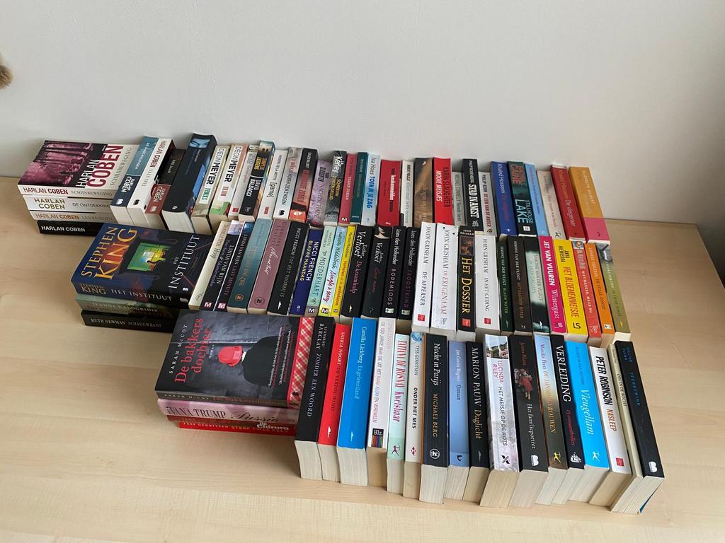Leesboeken, thrillers, detectives e.d. 85 stuks, Ophalen, Gelezen