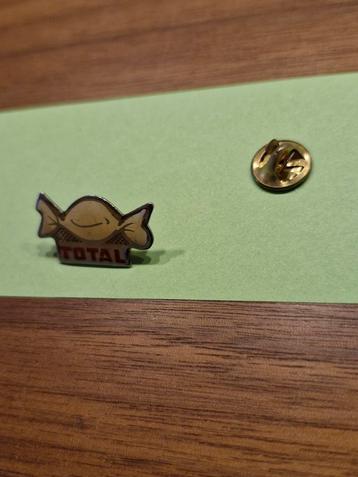 100 Vintage Total Snoep Pin beschikbaar voor biedingen