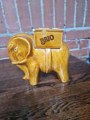 Leuke vintage Brio asbak olifant stamtafel beschikbaar voor biedingen