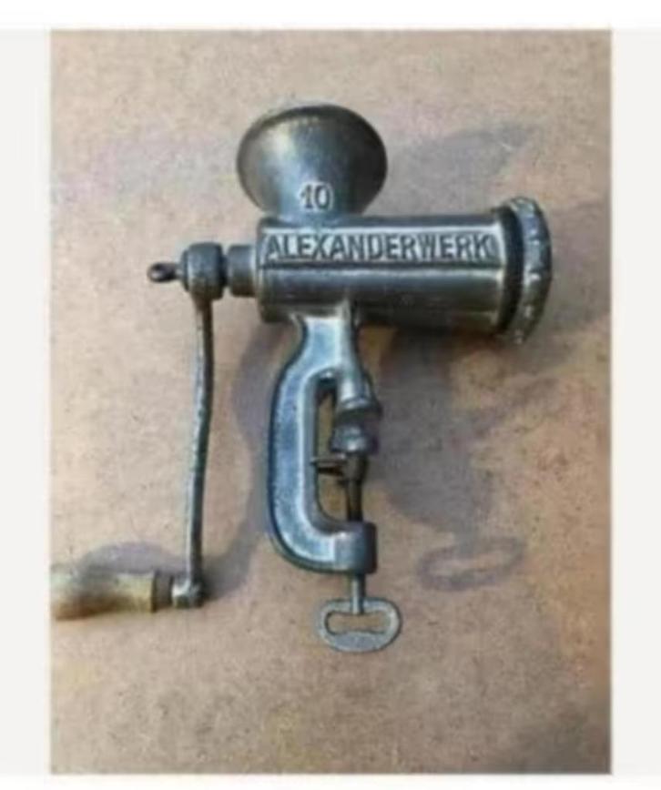 GEBRUIKT! Antieke vlees-/gehaktmolen “Alexanderwerk”, €27,99, Antiek en Kunst, Antiek | Keukenbenodigdheden, Ophalen of Verzenden