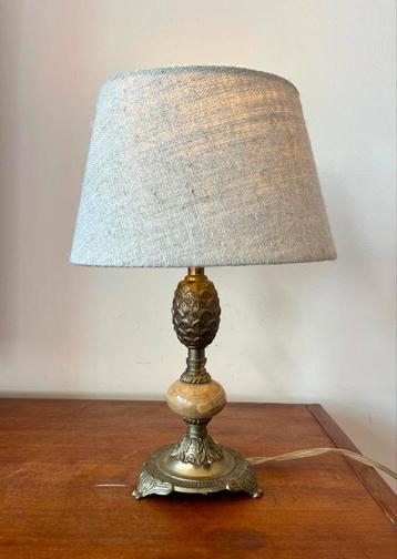 Vintage lampje met messing voet & Riviera Maison kap beschikbaar voor biedingen