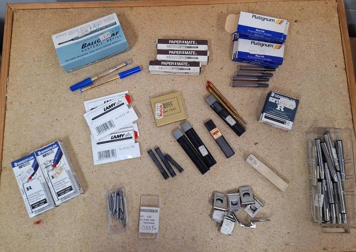 pennen, vulpotloden en vulpennen accessoires / onderdelen, Verzamelen, Pennenverzamelingen, Zo goed als nieuw, Balpen, Overige merken