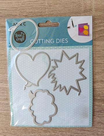 Love2Craft cutting dies  beschikbaar voor biedingen