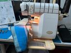 Babylock Evolve  gecombineerde over-coverlock machine, Hobby en Vrije tijd, Naaimachines en Toebehoren, Ophalen of Verzenden, Zo goed als nieuw