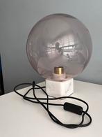 Lamp fest amsterdam roze glazen bol marmeren voet, Huis en Inrichting, Lampen | Tafellampen, Ophalen, Zo goed als nieuw, Minder dan 50 cm