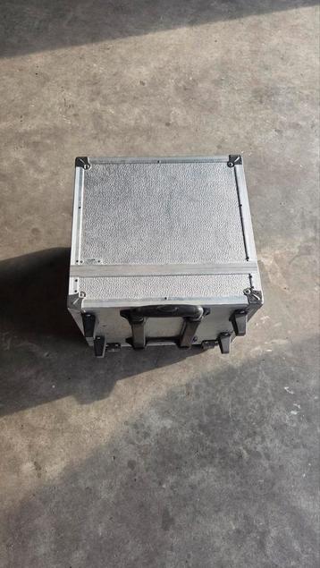 Lejan Flightcase met wielen beschikbaar voor biedingen