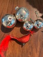 4 zilveren glazen kerstballen en 1 ride pauw, Diversen, Kerst, Ophalen of Verzenden