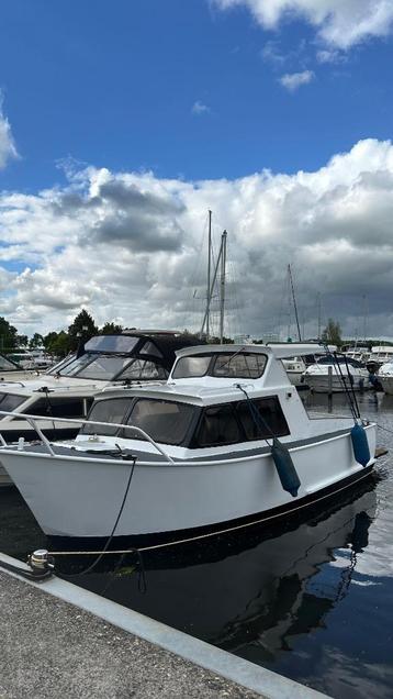 Motorboot 7 Meter  beschikbaar voor biedingen