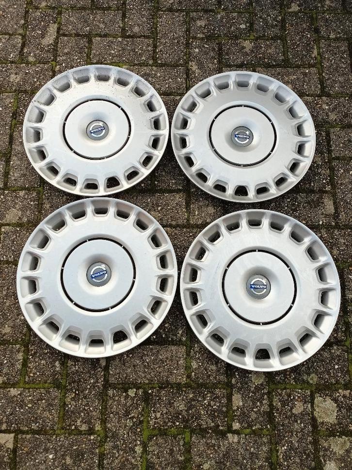 NOS Wieldoppen set Volvo 30760329 voor de C30, C70, V50,...., Auto diversen, Wieldoppen, Nieuw, Ophalen of Verzenden