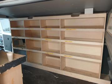 Houten stelling volkswagenbus beschikbaar voor biedingen
