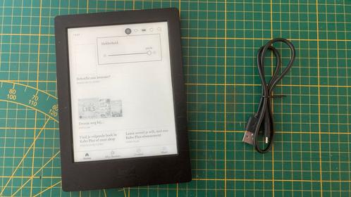Kobo Aura H2O, waterdicht, met USB-kabel, Computers en Software, E-readers, Gebruikt, 7 inch, 4 GB of minder, Touchscreen, Uitbreidbaar geheugen