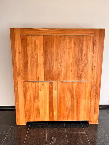 Eikenhouten kast