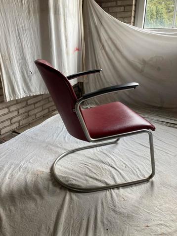 Oude Mat Chroom Gispen 413 Origineel Bordeauxrood Fauteuil beschikbaar voor biedingen