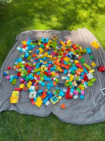 Grote hoeveelheid duplo beschikbaar voor biedingen