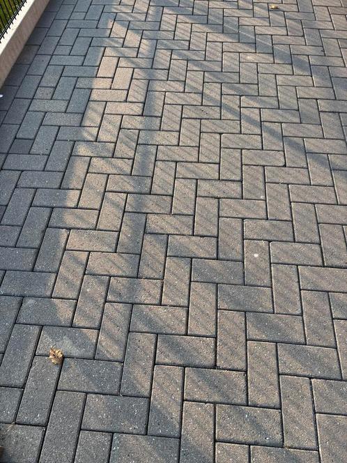 +/- 16,5 m2 betonklinkers antraciet, Tuin en Terras, Tegels en Klinkers, Zo goed als nieuw, Klinkers, Beton, 10 m² of meer, Ophalen of Verzenden