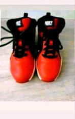Nike rode schoenen maat 31, Schoenen, Jongen of Meisje, Ophalen of Verzenden, Zo goed als nieuw
