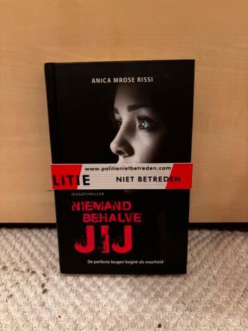 Anica Mrose Rissi - Niemand behalve jij beschikbaar voor biedingen