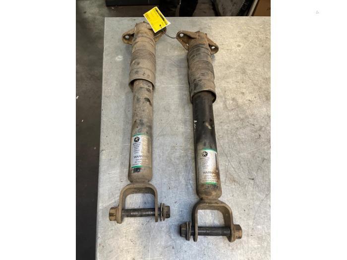 Schokdemper set van een Jeep Grand Cherokee, Auto-onderdelen, Ophanging en Onderstel, Jeep, Gebruikt, 3 maanden garantie, Ophalen of Verzenden