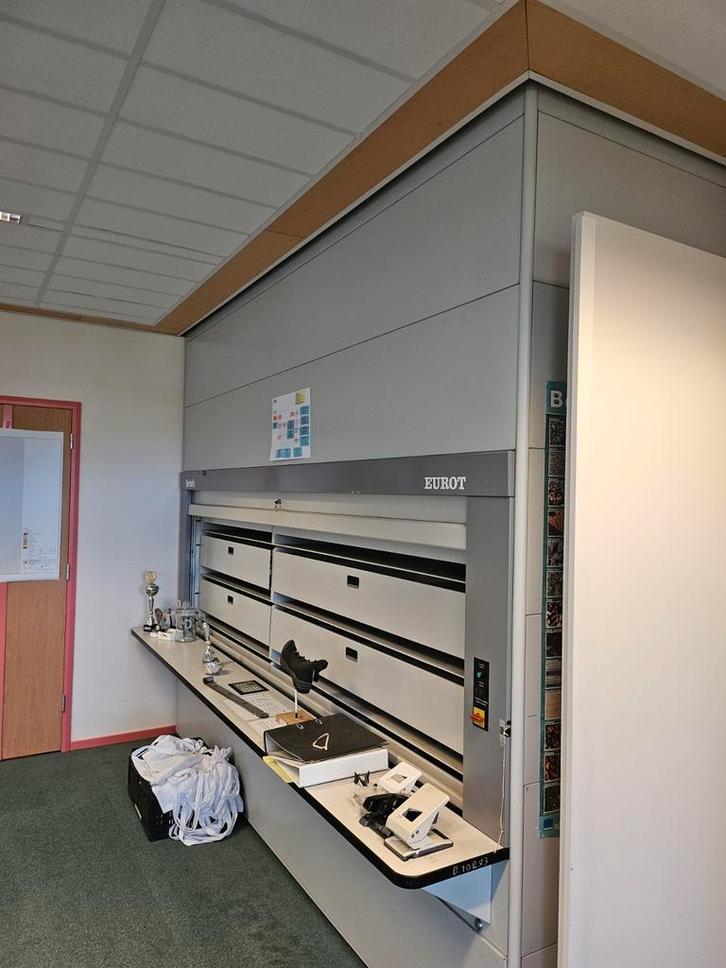 bertello Eurot paternosterkast bj 2006, Zakelijke goederen, Machines en Bouw | Overig, Ophalen of Verzenden