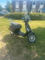 Vespa sprint 2015, Fietsen en Brommers, Snorfietsen en Snorscooters, Gebruikt, Ophalen of Verzenden, Benzine, Vespa