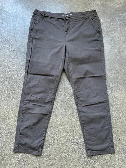 Kaki chino van Yessica maat 44 L, Kleding | Dames, Broeken en Pantalons, Gedragen, Maat 42/44 (L), Groen, Lang, Ophalen of Verzenden