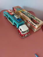 Car Transport antiek 1960. Blikken vrachtwagen met 4 auto's., Ophalen of Verzenden