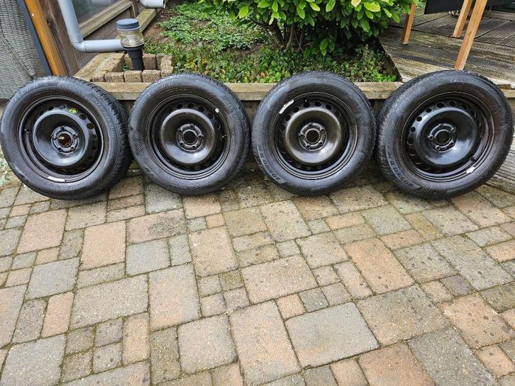 Te koop winterbanden, Auto-onderdelen, Banden en Velgen, Band(en), Winterbanden, 16 inch, 205 mm, Personenwagen, Gebruikt, Ophalen