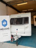 Prachtige 6 pers caravan te koop deluxe met mover!!2008, Caravans en Kamperen, Dwars-stapelbed, Treinzit, Particulier, Swift